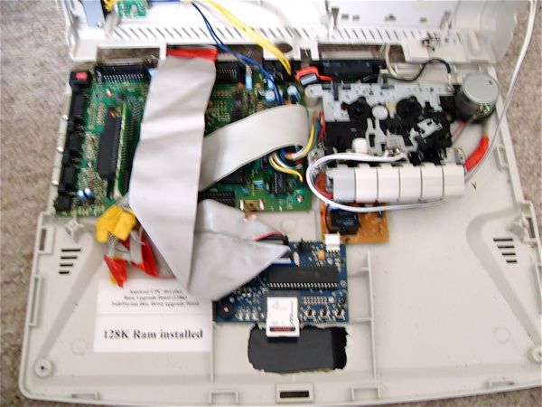 inside of a CPC 464+ modded with 128 Ko RAM and the HxC floppy emulator